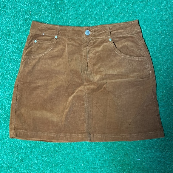 Copper Key Medium Skirt! - Picture 2 of 5